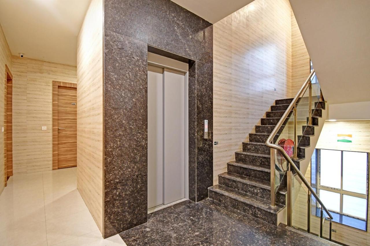 Super Townhouse Hotel All In One Near City Centre Salt Lake Salt Lake City Eksteriør billede